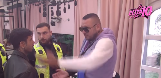 ŽESTOK HAOS! Car zasuo Đukića uvredama, on više nije ćutao – skočio i suprotstavio mu se, uletelo obezbeđenje (VIDEO)