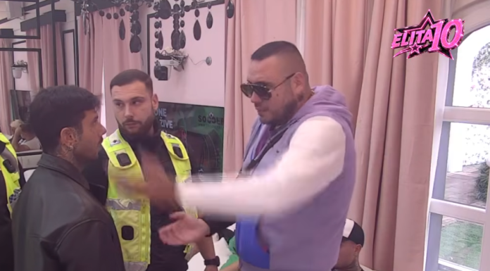 ŽESTOK HAOS! Car zasuo Đukića uvredama, on više nije ćutao – skočio i suprotstavio mu se, uletelo obezbeđenje (VIDEO) ŽESTOK HAOS! Car zasuo Đukića uvredama, on više nije ćutao – skočio i suprotstavio mu se, uletelo obezbeđenje (VIDEO)