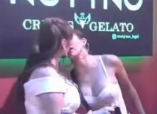 MILJANA I LAURA PREŠLE GRANICU? Strastveni poljubac pred ostalim učesnicima iznenadio sve MILJANA I LAURA PREŠLE GRANICU? Strastveni poljubac pred ostalim učesnicima iznenadio sve