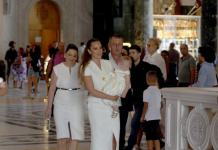 DUPLO SLAVLJE ZA ŽIVOJINOVIĆE! Malena Arija danas puni godinu dana, a roditelji su joj priredili još jedan poseban trenutak DUPLO SLAVLJE ZA ŽIVOJINOVIĆE! Malena Arija danas puni godinu dana, a roditelji su joj priredili još jedan poseban trenutak