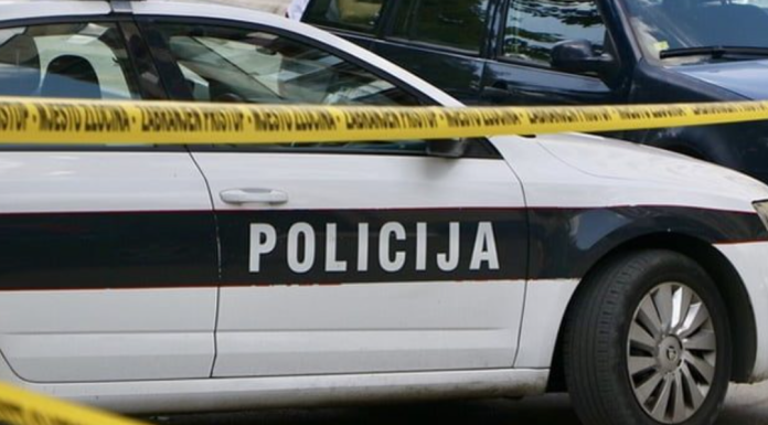 DRAMA U TUZLI! Djevojčica hladnim oružjem povrijedila dvije učenice! DRAMA U TUZLI! Djevojčica hladnim oružjem povrijedila dvije učenice!