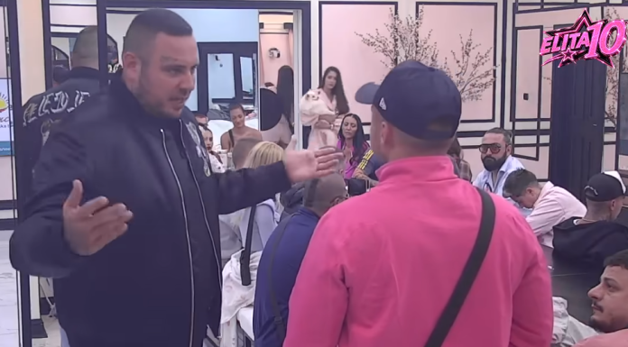 ŽESTOK OKRŠAJ KARIĆA I CARA! Stefan sasuo Filipu sve u lice, Car bijesan kao nikad – nastao haos! (VIDEO) ŽESTOK OKRŠAJ KARIĆA I CARA! Stefan sasuo Filipu sve u lice, Car bijesan kao nikad – nastao haos! (VIDEO)