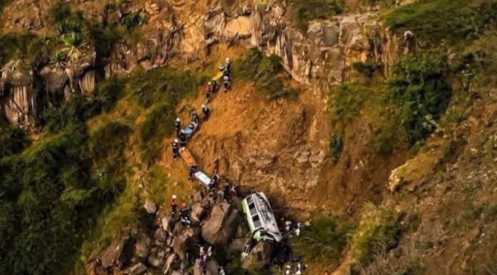Užas na ostrvu Fogo: Autobus sa učenicima pao niz 30 metara duboku padinu, najmanje 21 mrtav