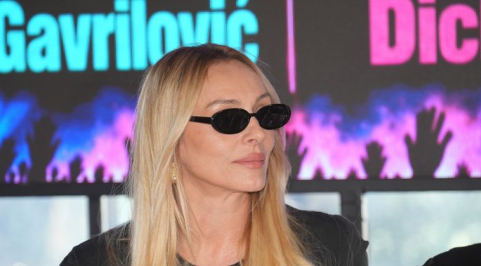 ANABELA ATIJAS PRVI PUT NAKON OPERACIJE! Pjevačica izašla u javnost, evo kako sada izgleda (FOTO) ANABELA ATIJAS PRVI PUT NAKON OPERACIJE! Pjevačica izašla u javnost, evo kako sada izgleda (FOTO)