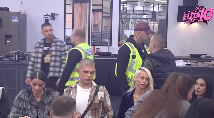 DAČO BRUTALNO SPUSTIO MARKU STEFANOVIĆU! „Ocrnio si svog oca, cijelog života će te to pratiti!“ (VIDEO) DAČO BRUTALNO SPUSTIO MARKU STEFANOVIĆU! „Ocrnio si svog oca, cijelog života će te to pratiti!“ (VIDEO)