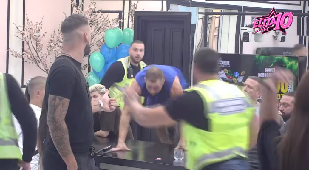 MALO JE FALILO DA DOĐE DO TUČE! Mahir skočio na Marka nakon što mu je spomenuo pokojnog oca! MALO JE FALILO DA DOĐE DO TUČE! Mahir skočio na Marka nakon što mu je spomenuo pokojnog oca!