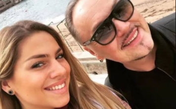 PORODILA SE POZNATA PJEVAČICA! Ksenija Knežević dobila kćerku, a ponosni deda Knez ne krije sreću PORODILA SE POZNATA PJEVAČICA! Ksenija Knežević dobila kćerku, a ponosni deda Knez ne krije sreću