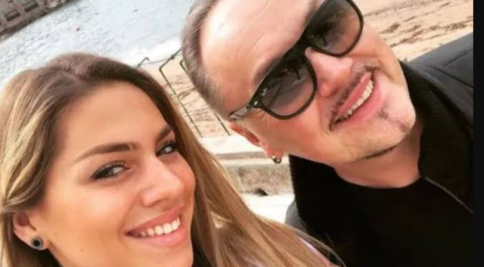 PORODILA SE POZNATA PJEVAČICA! Ksenija Knežević dobila kćerku, a ponosni deda Knez ne krije sreću PORODILA SE POZNATA PJEVAČICA! Ksenija Knežević dobila kćerku, a ponosni deda Knez ne krije sreću