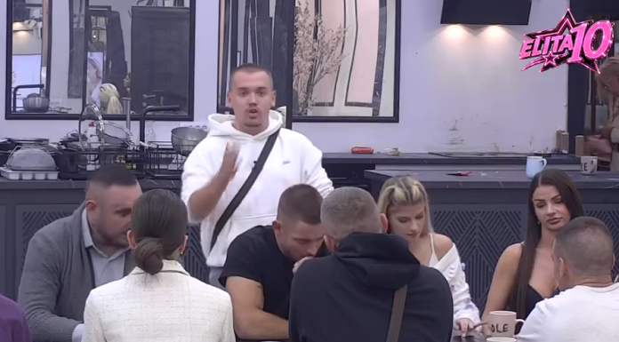 DAČA NIJE ŠTEDIO NIKOGA! Caru sasuo sve u lice, a zbog Anđele izgovorio riječi koje će se prepričavati! DAČA NIJE ŠTEDIO NIKOGA! Caru sasuo sve u lice, a zbog Anđele izgovorio riječi koje će se prepričavati!