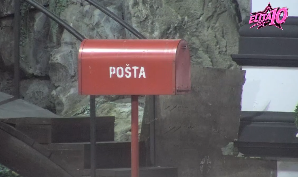 STIGLO PISMO KOJE BI MOGLO ZAKUHATI ATMOSFERU! Slađa pročitala poruku Velikog šefa! STIGLO PISMO KOJE BI MOGLO ZAKUHATI ATMOSFERU! Slađa pročitala poruku Velikog šefa!