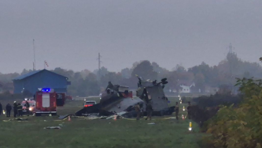 Velika tragedija u BiH: Pao helikopter EUFOR-a, pokrenuta istraga nakon smrtonosne nesreće! Velika tragedija u BiH: Pao helikopter EUFOR-a, pokrenuta istraga nakon smrtonosne nesreće!