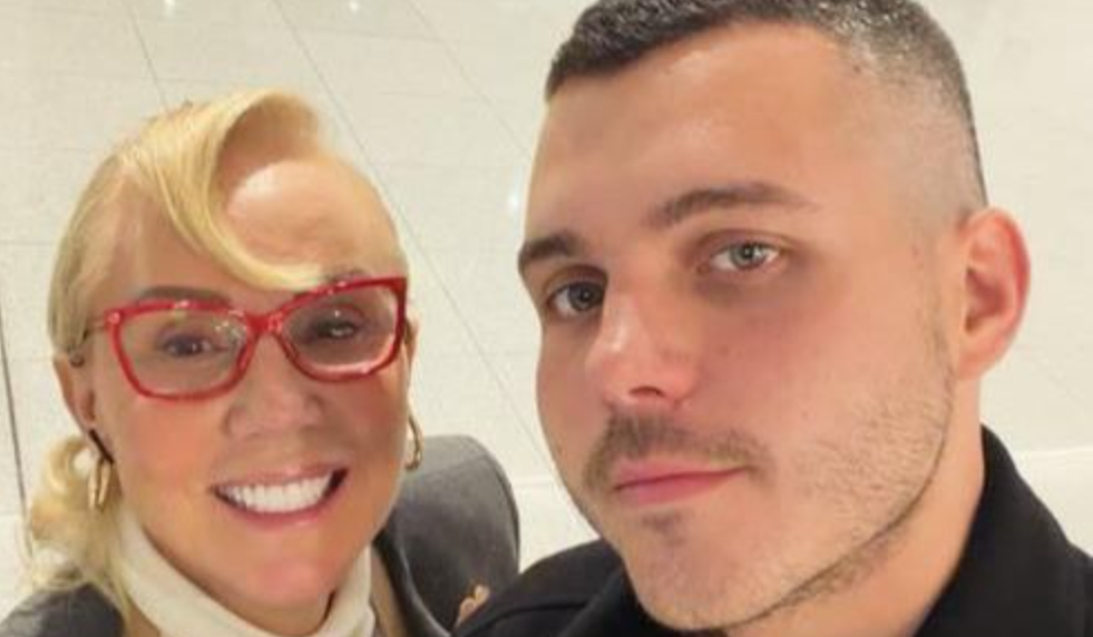Lepa Brena doživjela šok zbog sinove žurke: Uništeno joj 15 skupocjenih bundi, jedna je i nestala! Lepa Brena doživjela šok zbog sinove žurke: Uništeno joj 15 skupocjenih bundi, jedna je i nestala!